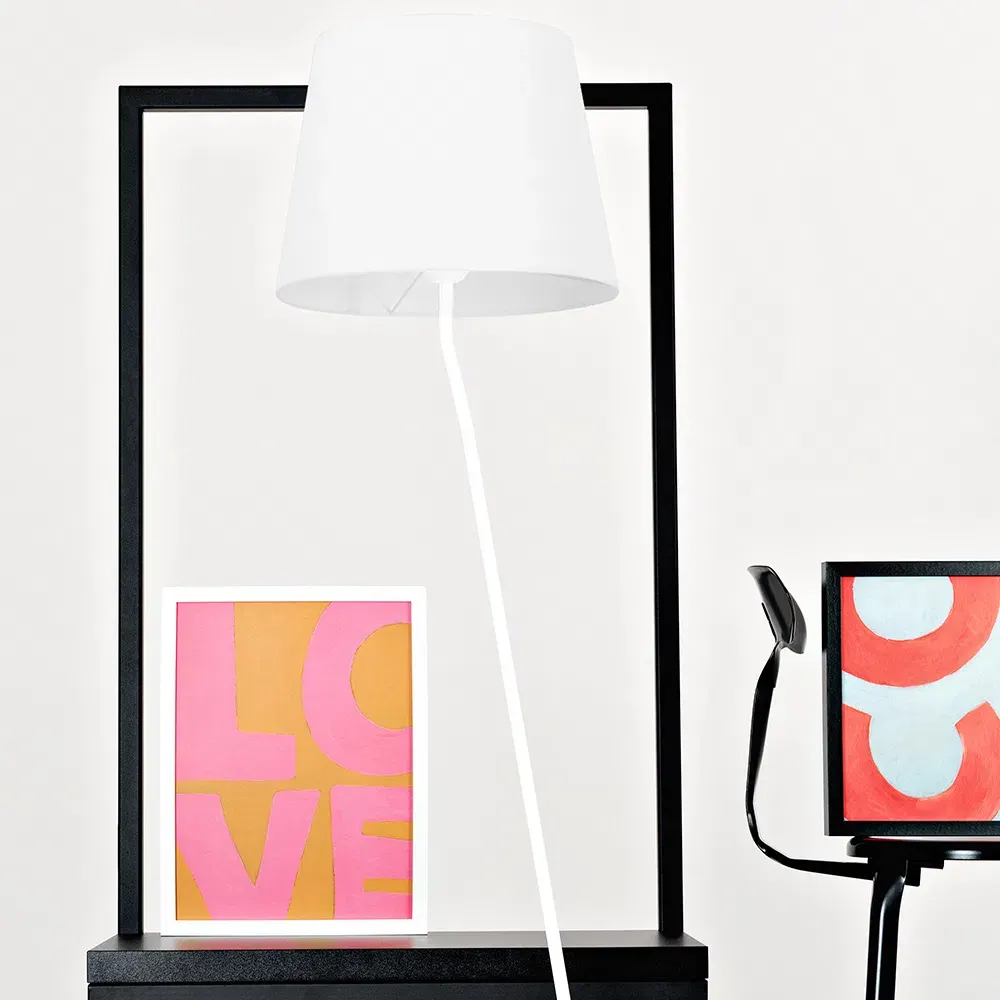 Podna lampa SHADE lampa- bijela SHADE bijela noga — bočni prikaz