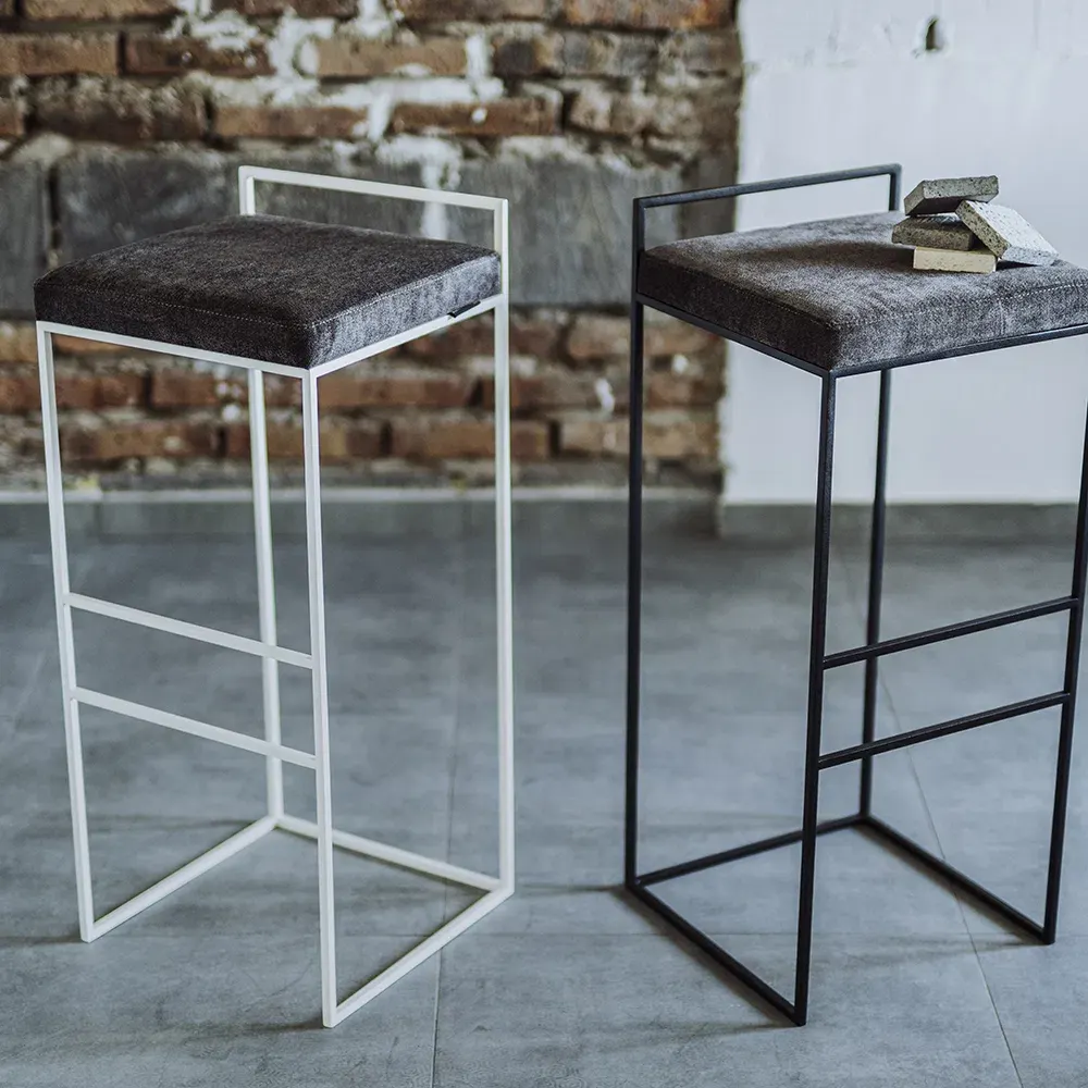 DISI barska stolica – olujni oblak, bijela — lifestyle prikaz
