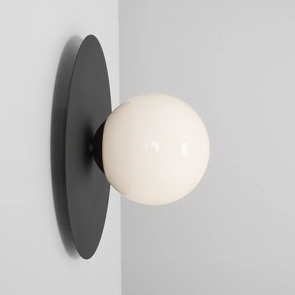 Zidna lampa SKIVA BALL S – crna — detalj