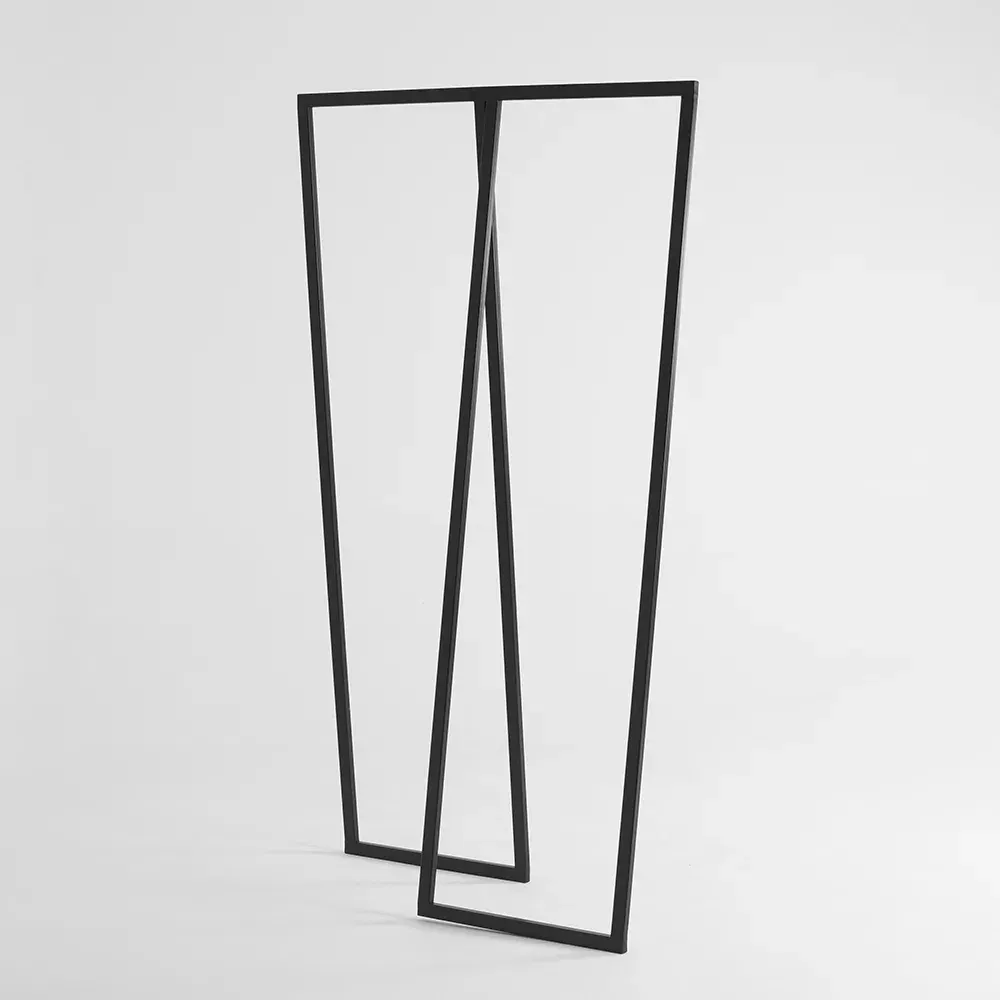 Vješalica SABU metal crna — lifestyle prikaz