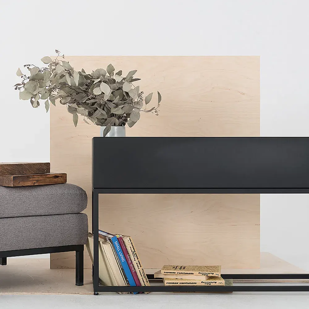 Saksija FIORINA – crna — lifestyle prikaz