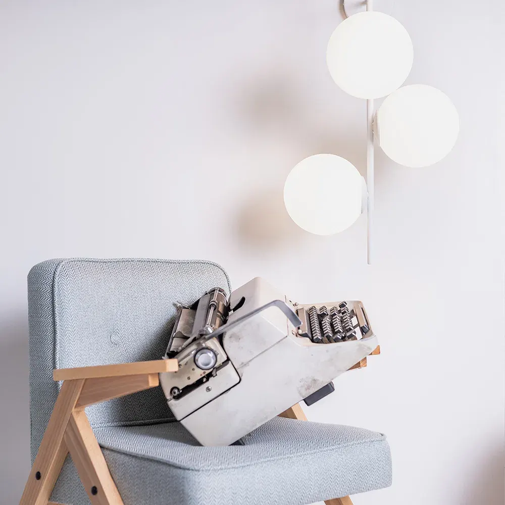Zidna lampa BOBLER 1connect – bijela — lifestyle prikaz