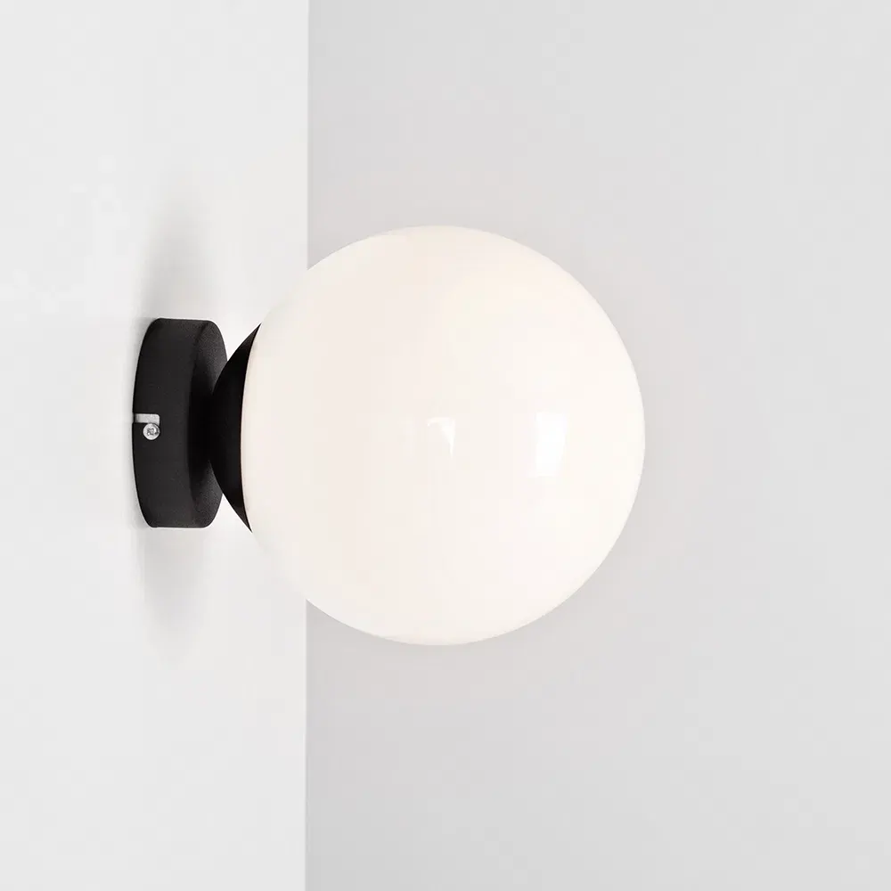 Zidna lampa MANEN S, crna — gornji prikaz