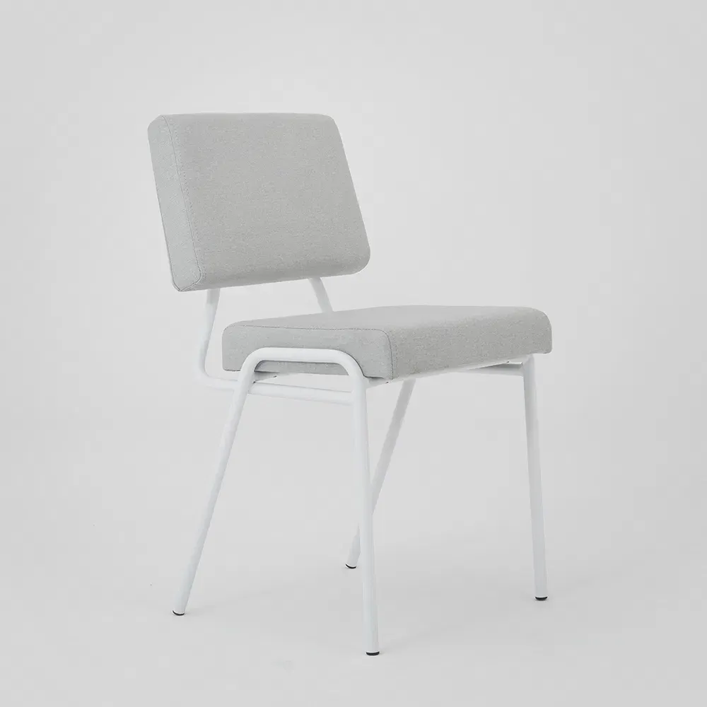 Stolica SIMPLE – platinum, bijela — lifestyle prikaz