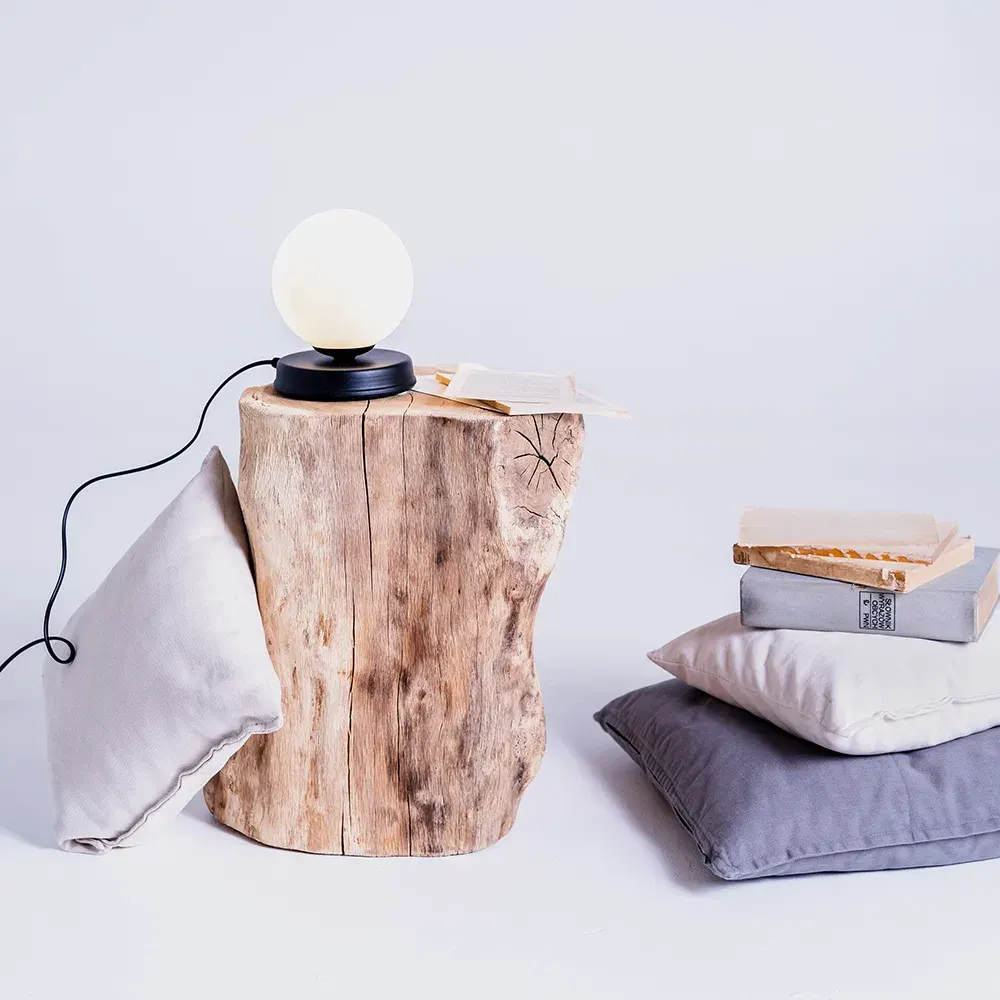 Stol lampa MANEN S, crna — detalj