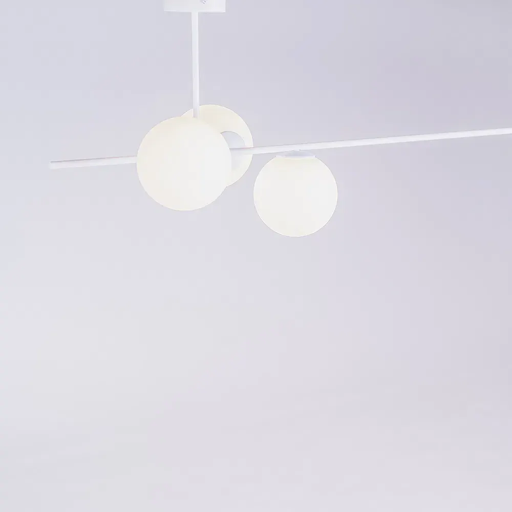 Viseća lampa BOBLER vodoravna – bijela — lifestyle prikaz