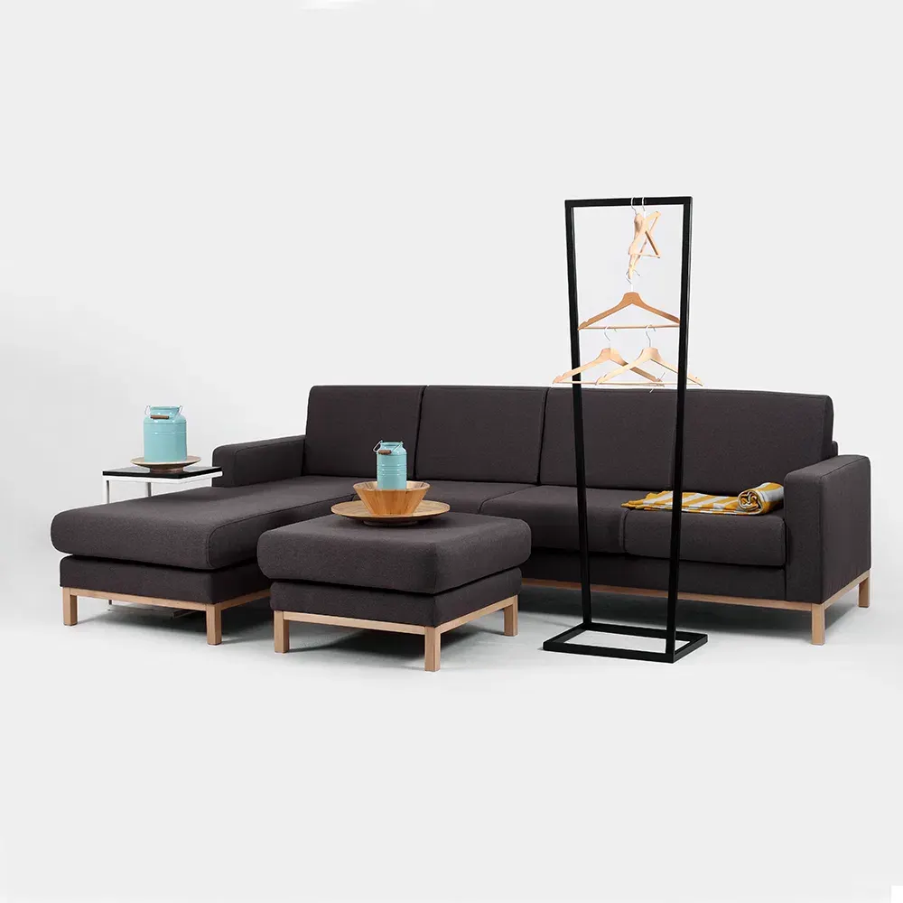 Trosjed kutna lijeva sofa SCANDIC, Carbon, Natura — lifestyle prikaz