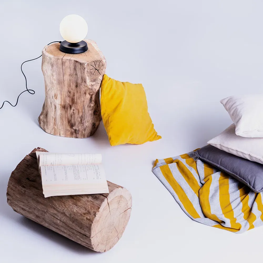 Stol lampa MANEN S, crna — lifestyle prikaz