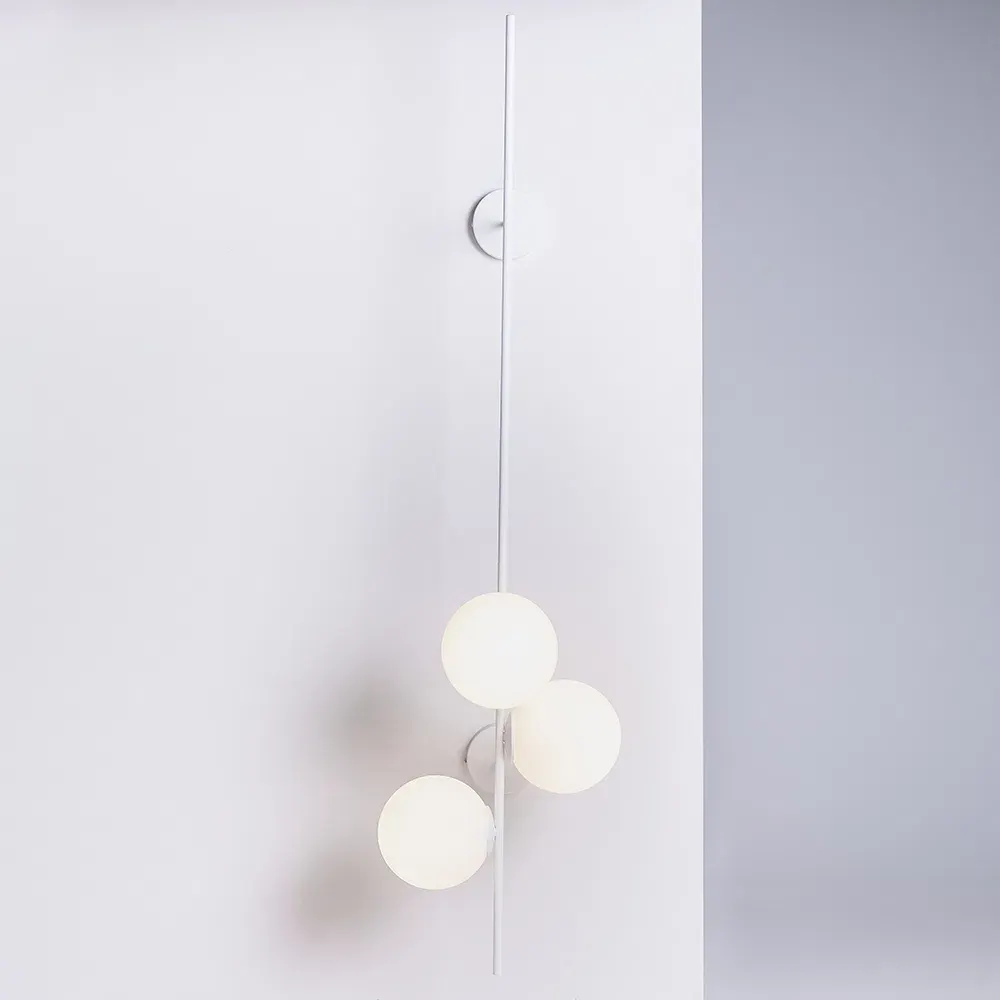 Zidna lampa BOBLER 2connect – bijela — lifestyle prikaz