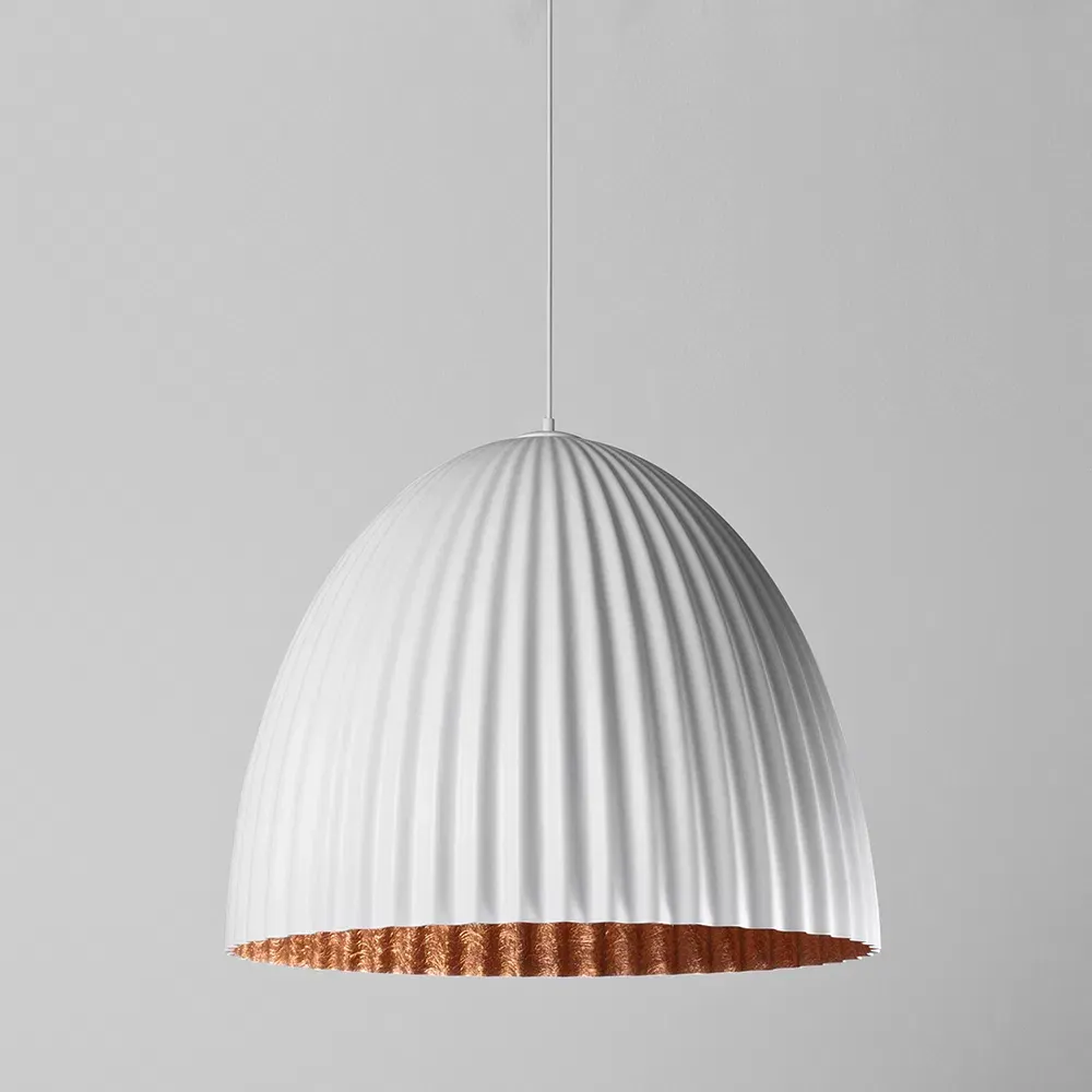 Viseća lampa PLISSART L – bijela/bakrena, bijela/bakar — lifestyle prikaz