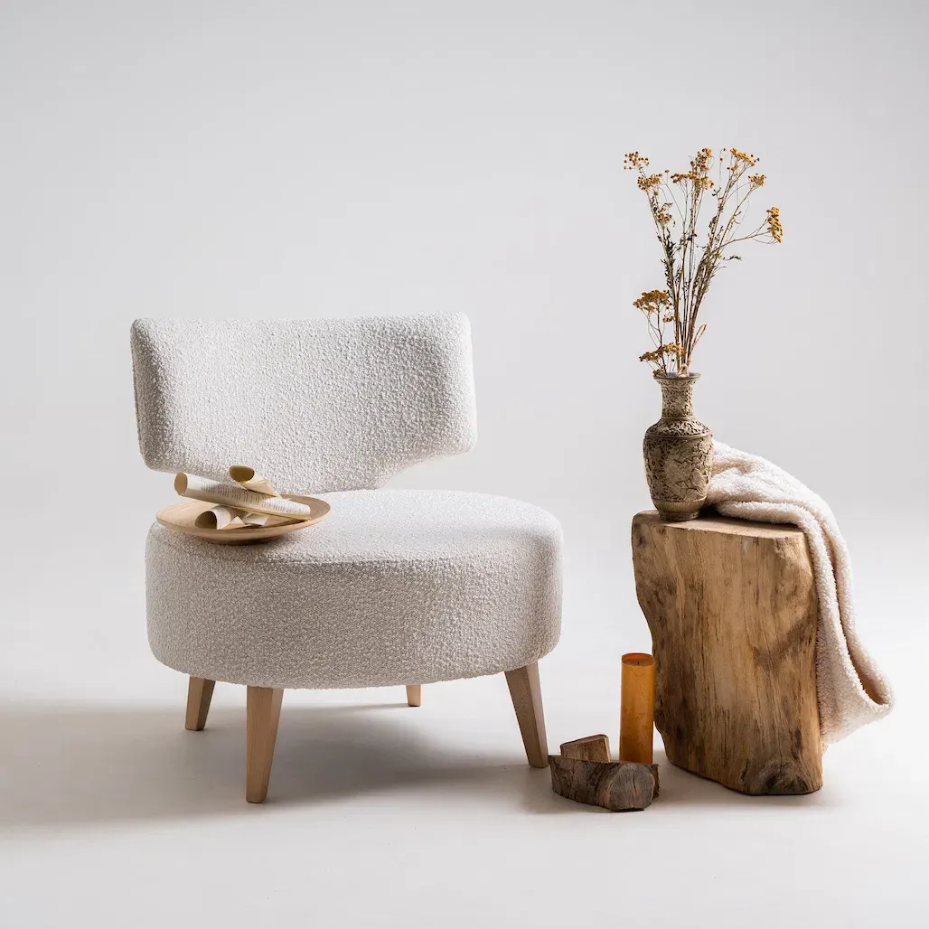 Naslonjač FLIPPIN – bukle, prirodni — lifestyle prikaz