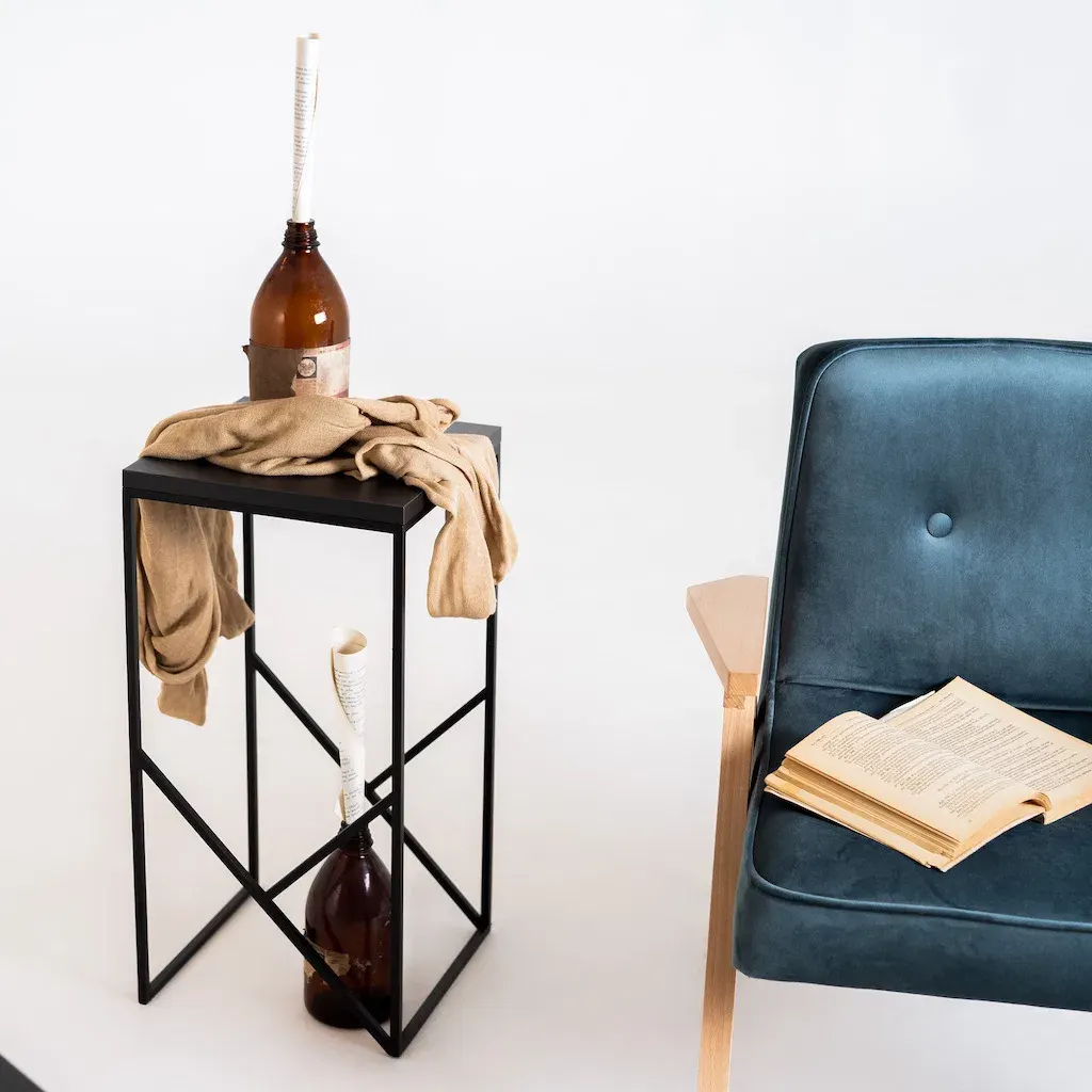 Pomoćni stol FANCY BASIC 30 – crna — detalj