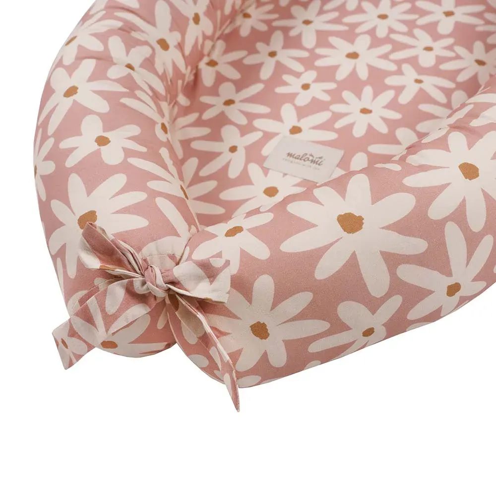Gnijezdo za Bebe Blush Daisies Roza — bočni prikaz