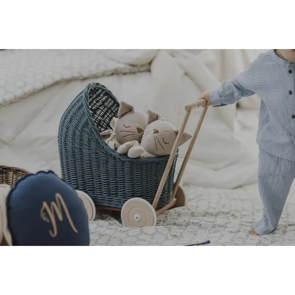 Mekana Igračka Little Cottage Dreams Bež Maca — bočni prikaz