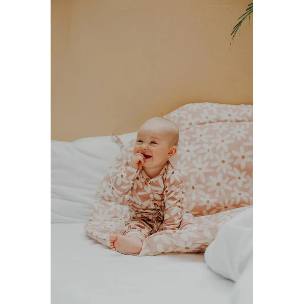 Podloga za Igru Blush Daisies Roza — bočni prikaz