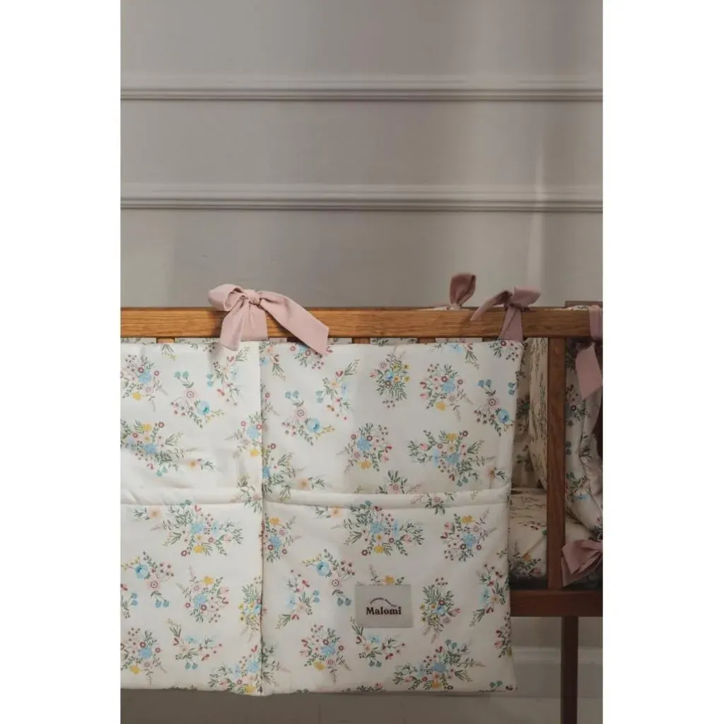 Organizator Blooming Meadow Višebojni za krevetić — lifestyle prikaz