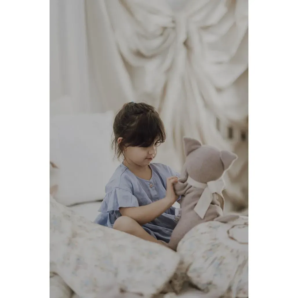 Mekana Igračka Little Cottage Dreams Bež Maca — slika 11