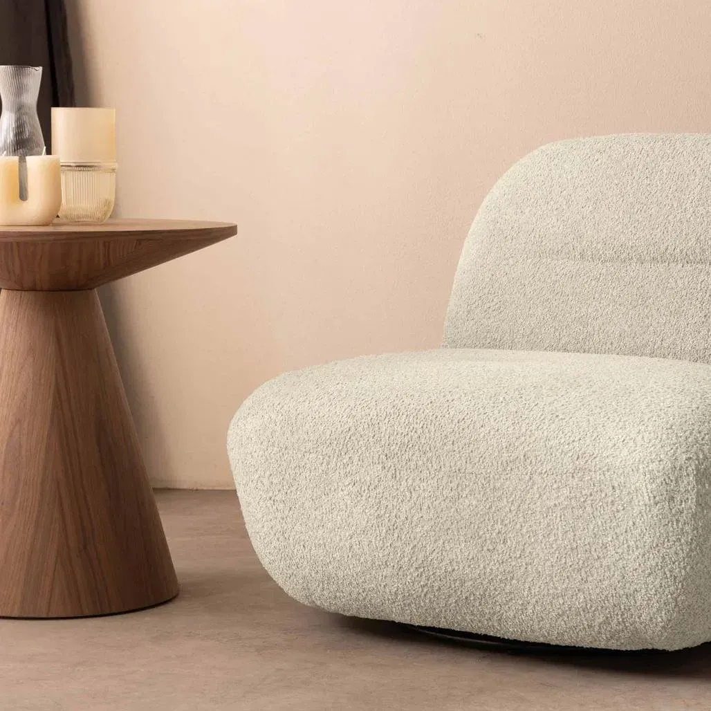 Fotelja Bochic, krem — lifestyle prikaz