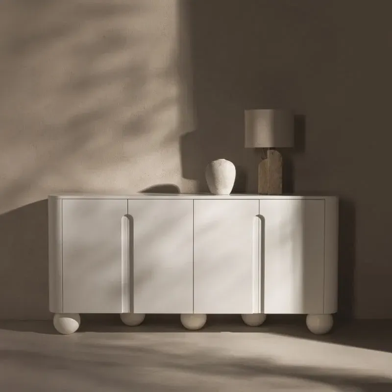 Komoda s ladicama Squaren Four, bijela — lifestyle prikaz