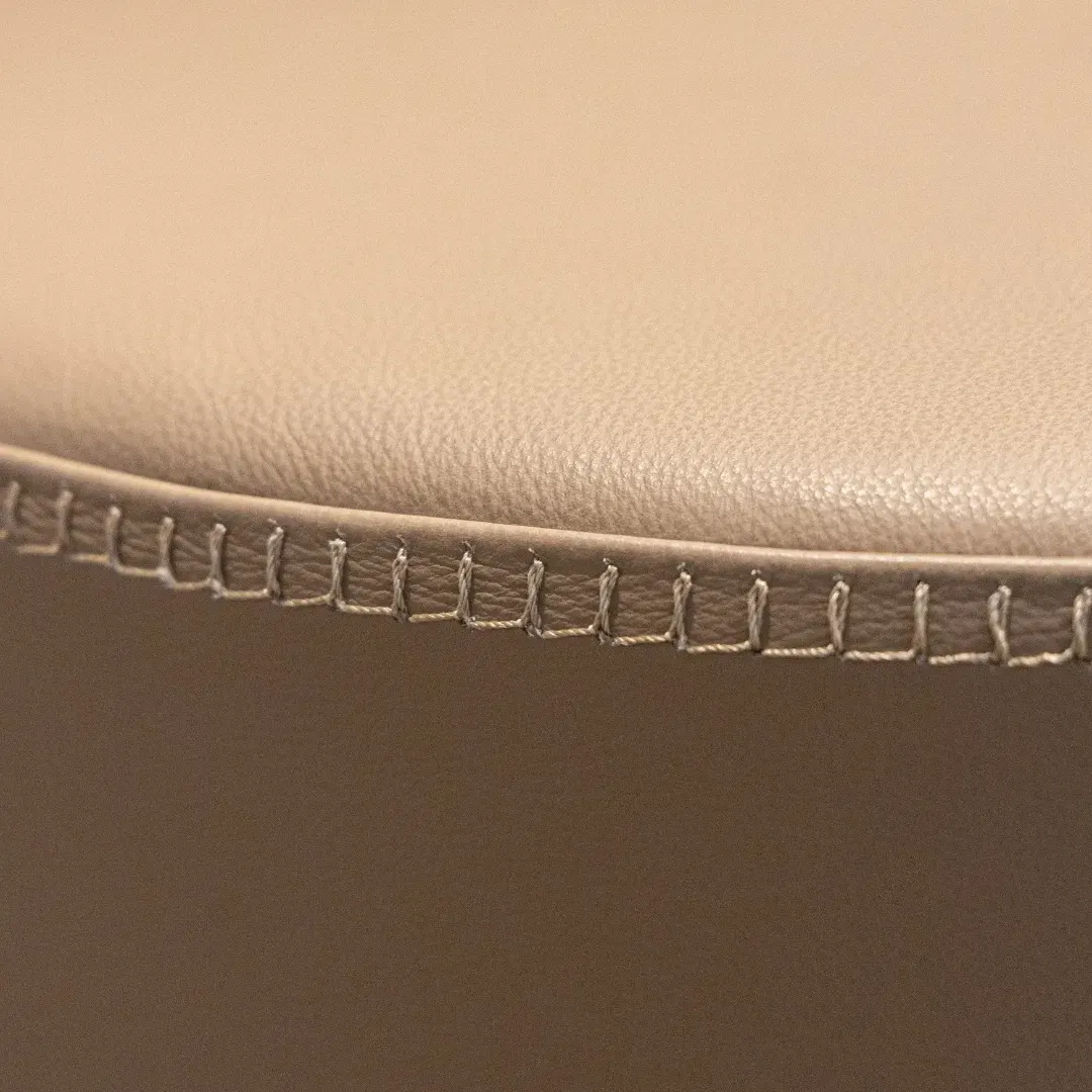 Dolly Fotelja — detalj