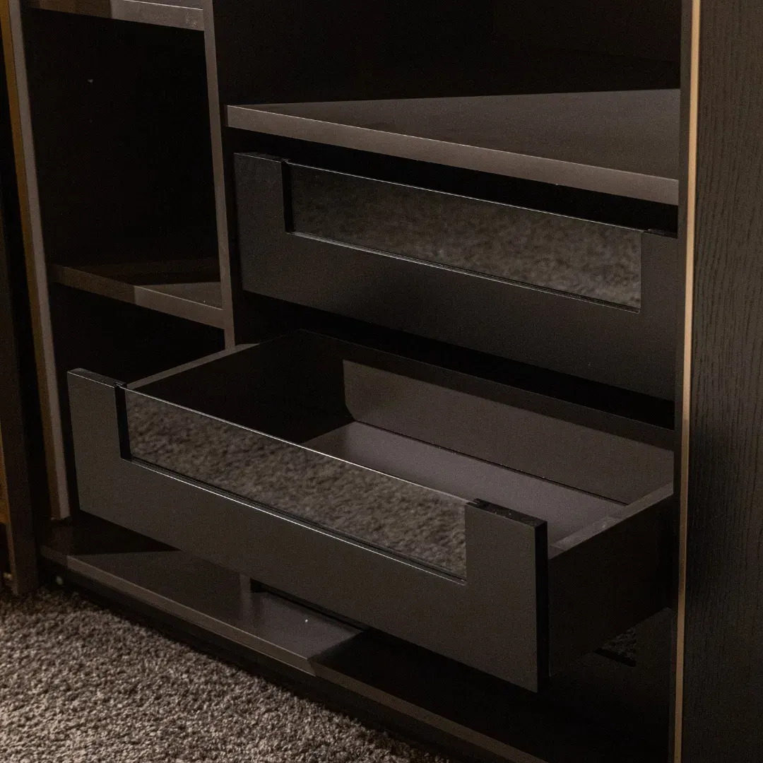 Lea Dvokrilni Klizni Ormar — detalj