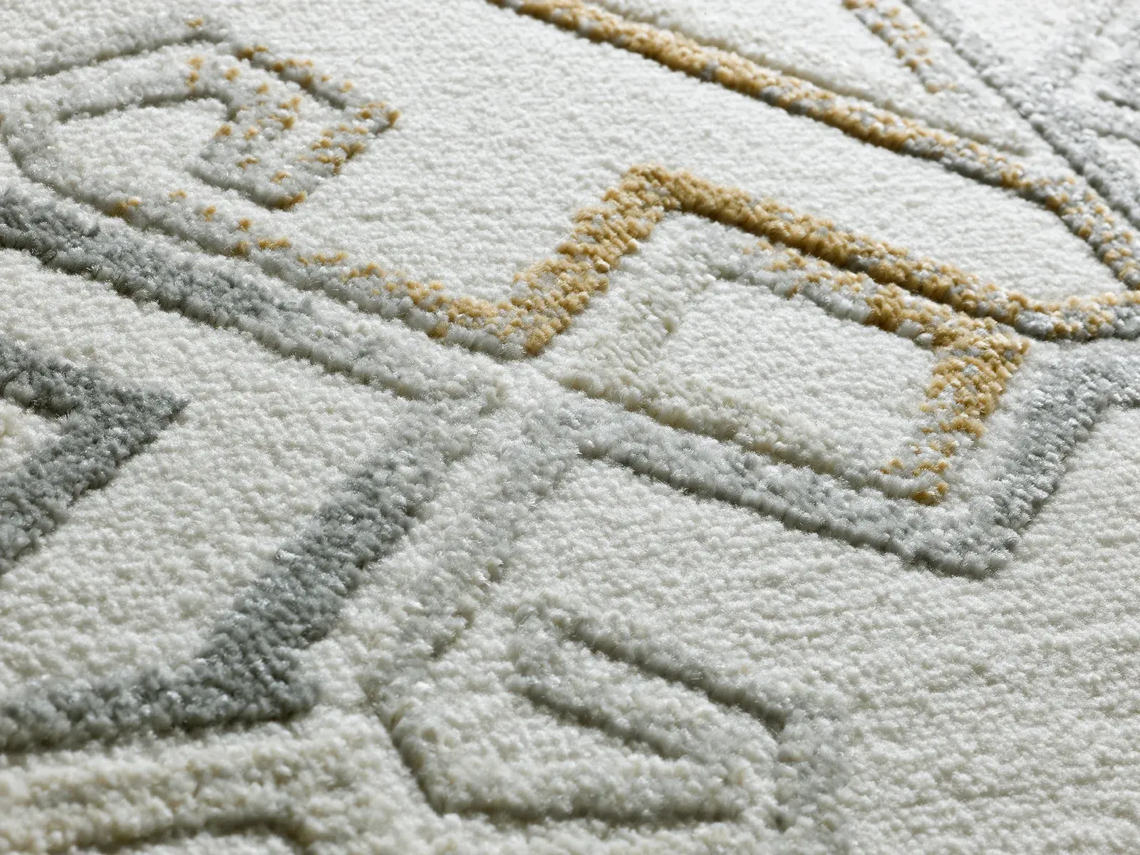 Tepih AMARA 12989 srebrna, 080×150 cm — stražnji prikaz
