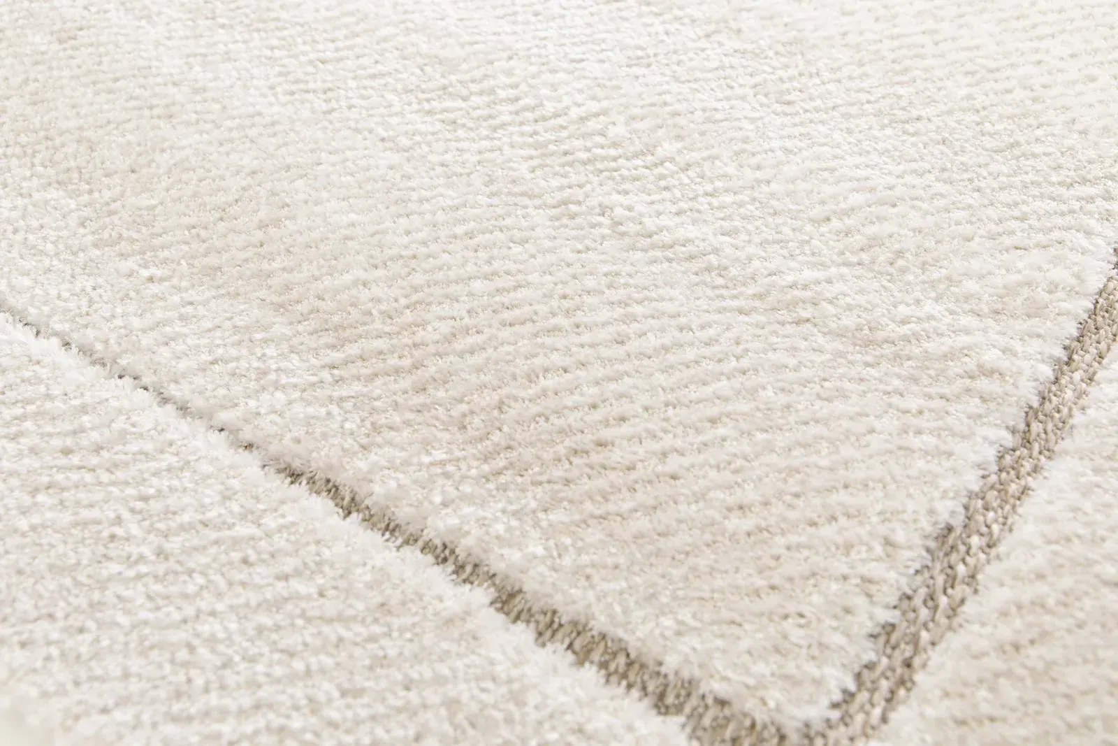 Tepih DIENA 40406 bijela, 080×150 cm — stražnji prikaz