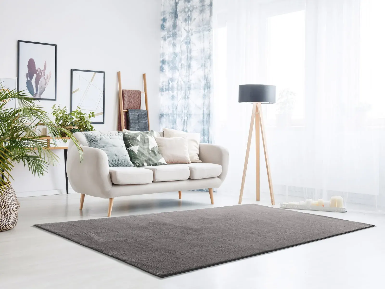 Tepih LOFT LISO antracit, 060×120 cm — stražnji prikaz