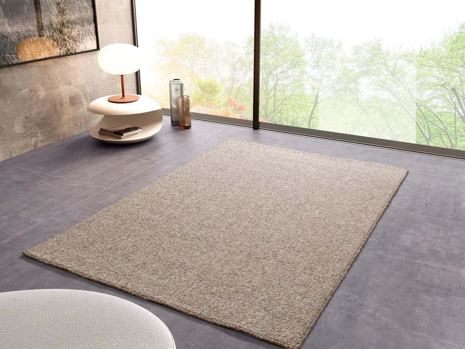 Tepih PETRA LISO krem, 080×150 cm — lifestyle prikaz